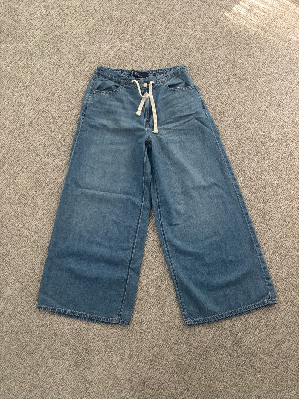 Gap super light pull on baggy jeans